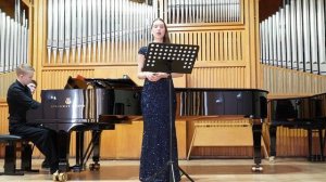 Екатерина Бабич исполняет «Песню золотой рыбки» Милия Балакирева. Фортепиано — Александр Пак