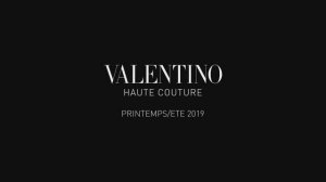 Показ женской коллекции Valentino весна-лето 2019