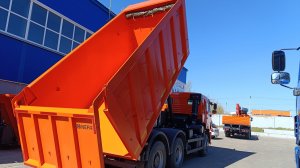 Самосвал КАМАЗ 6520