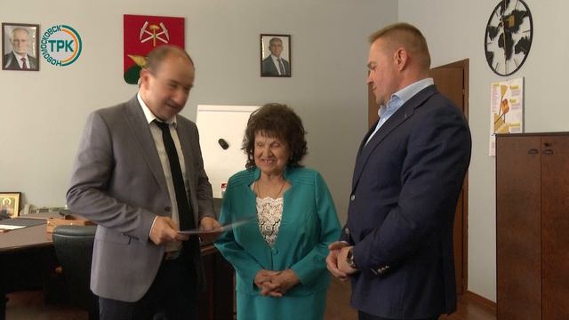 Юбилей отмечает Почетный гражданин Новомосковска Валентина Дадон смотреть онлайн