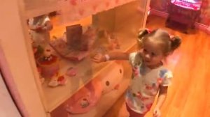ЛАЙК НАСТЯ в гостях у Hello Kitty Влог на детской площадке Дом Китти [get.gt]