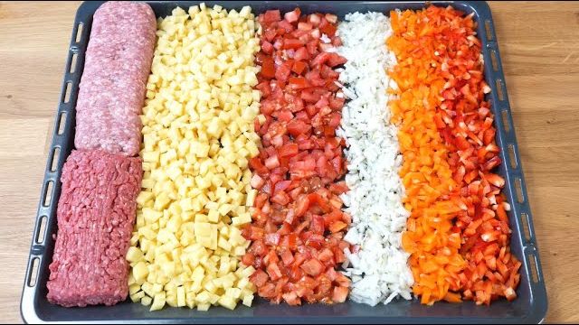 Нарезал, смешал с фаршем и в духовку - ужин готов 🔥🍲 смотреть онлайн