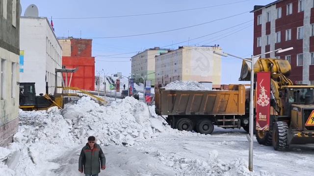 Уборка снега идёт полным ходом