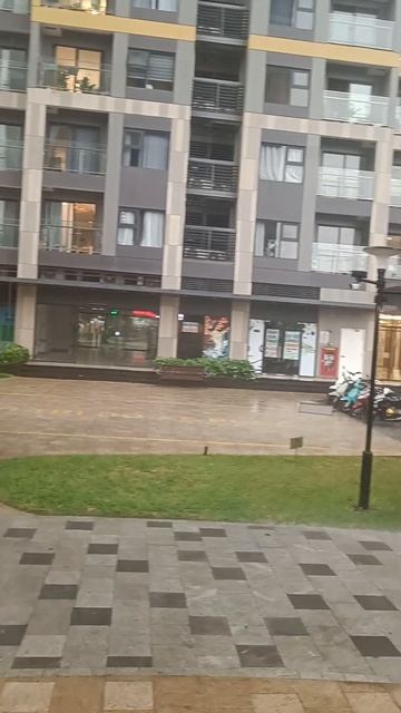 Магия тропического дождя в Хошимине 🌧️🌴