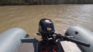 Мотор RS CRUISER F9.9 S PRO на воде