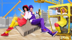 Песенка про башенный кран 🏗️ Строим с Мимилэнд! Крановщик 🎶🚧