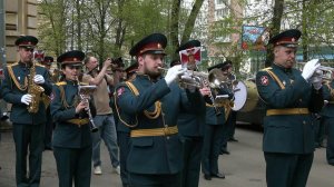 В преддверии Дня Победы в России проходит акция «Парад у дома ветерана».