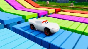 Трансформация Rainbow Pit в Big & Small Golden McQueen & Mater против Pixar Cars