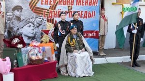 Праздник с доставкой на дом в Уфе организовали для старейшего десантника Башкирии