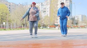 На прогулке протанцевали, все же зарядка!