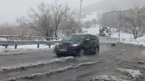 В Москву пришла жара, на Камчатку - снежный циклон.