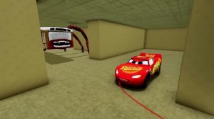 НЕ ЗАХОДИТЕ В ЗАДНИЕ КОМНАТЫ! Молния МакКуин ПОБЕГ В ЛАБИРИНТЕ в BeamNG.Drive