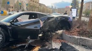⚠️Рэпер Navai попал в жёсткое ДТП на Ferrari без номеров в Москве. 

Исполнитель не стал дожидаться