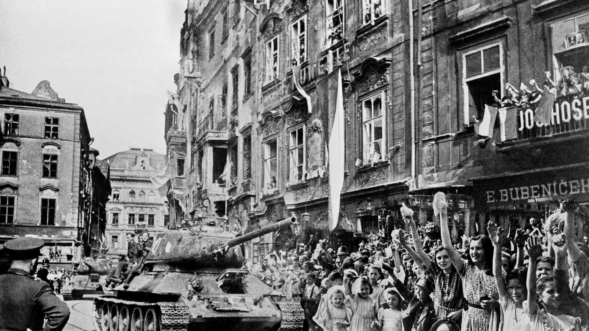 Пражская наступательная операция советских войск (1945).