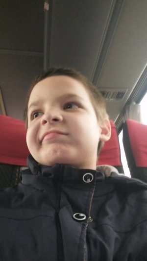 я еду с конного спорта и сейчас еду до школы