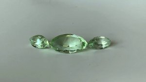 Комплект зеленых бериллов формы маркиз