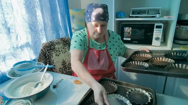 День с дровами и домашней выпечкой.