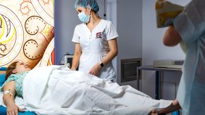 Югорчане благодарят акушерок за труд