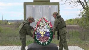 Российские бойцы на передовой присоединяются к акции «Бессмертный полк».
