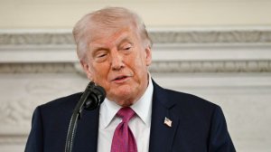 «Фейки»: Трамп прокомментировал ситуацию вокруг Ирана и рост цен на нефть