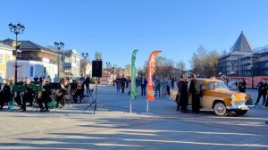 Эх, путь-дорожка фронтовая. Духовой оркестр в центре Вологды.