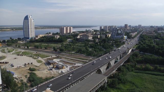 В Волгоградской области отразили несколько волн атак дронов ВСУ смотреть онлайн