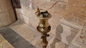 Святая вода в крипте. Добавила в воду, которую набрала в цистерне Вифезды