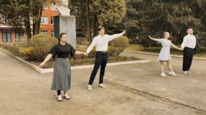 Вальс Победы танцуют студенты Ярославского ГАУ