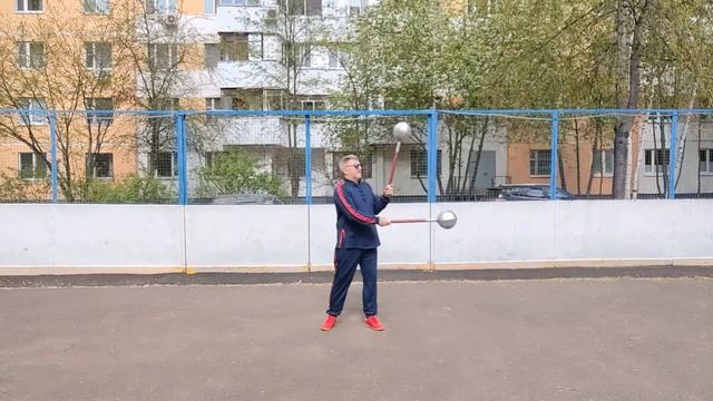 Упражнения с двуручными булавами весом 1.1 кг (10)