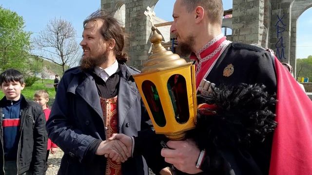 Посажение на коня Александра  - младшего сына Александра и Елены Могиных.