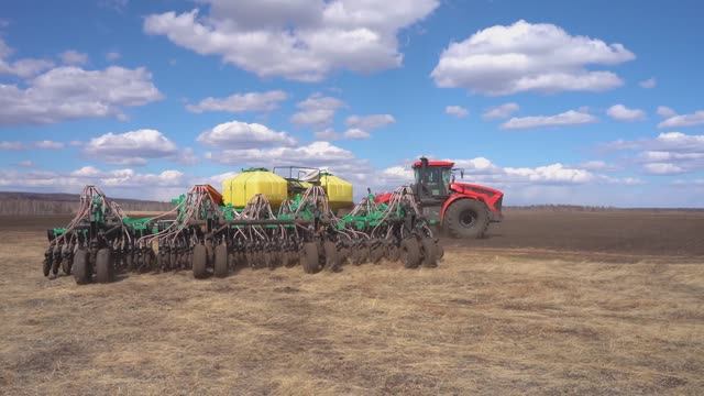 Сеятели на автопилоте обеспечат быструю посевную кампанию