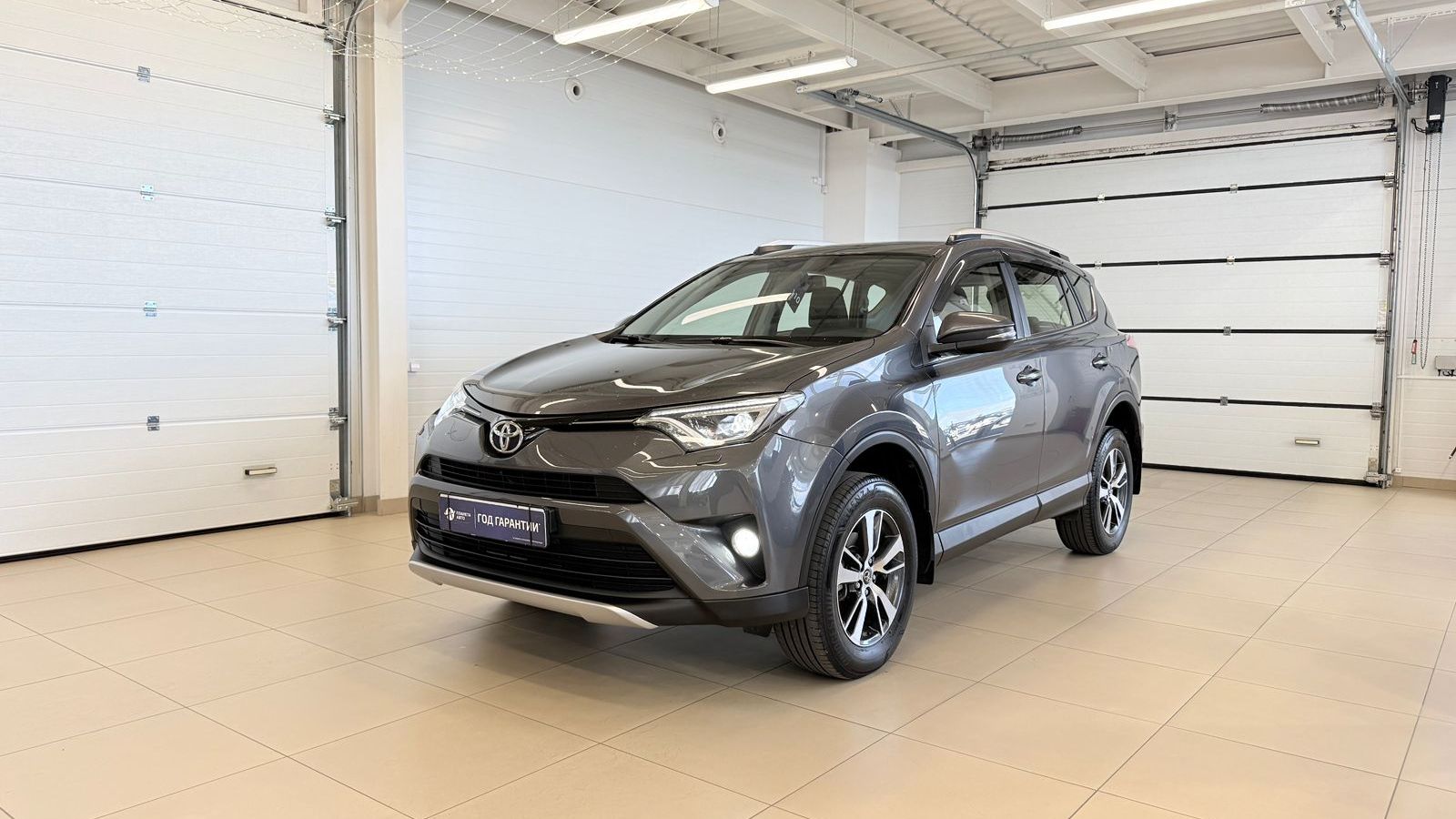 Toyota RAV4, 2015 год