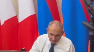 Макрону стоит решать проблемы французов, а не петь с Пашиняном,лидер французской партии Патриотов