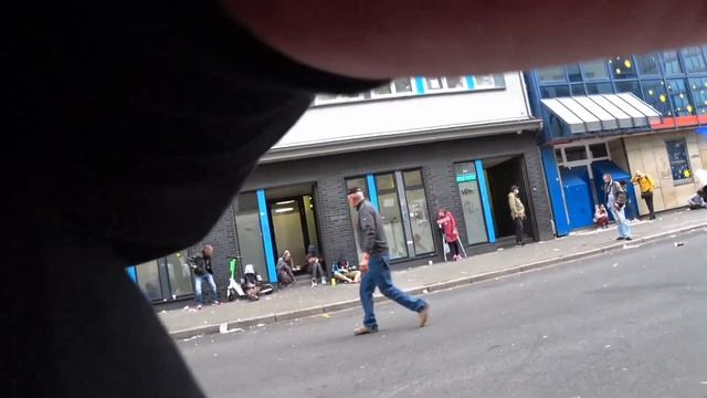 Франкфурт, Германия. Бомжи, наркоманы в центре города.