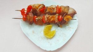 Яркий шашлык с красной рыбой и беконом