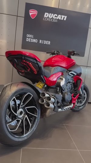Распаковка Ducati Diavel V4