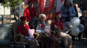 Бийчане поздравили 101-летнюю женщину-ветерана Великой Отечественной войны (Бийское телевидение)