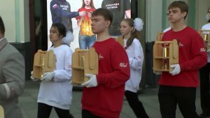 У Могилы Неизвестного Солдата в Москве стартовала акция «Огонь памяти».