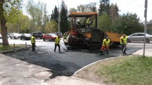 Восстанавливают асфальт после ремонта теплотрасс