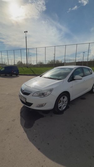 Opel astra j