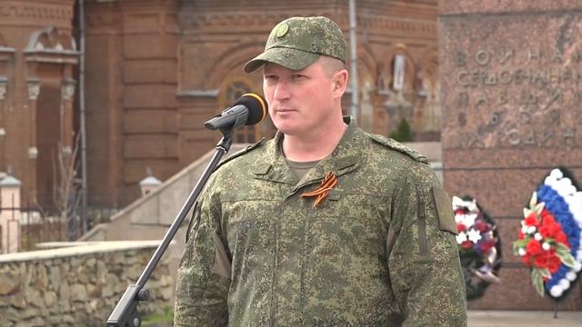 Школьники заступили на Пост №1