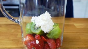 Кефирный коктейль с клубникой и киви - ПП десерт за 10 минут 🥝🍓