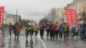 Первомайская эстафета прошла под дождем