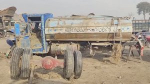 Ржавое утопленное корыто пакистанские инженеры превратили в расписной нарядный люкс