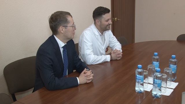 Депутат Лев Ковпак передал городской больнице новое оборудование. Панорама 05.05.26