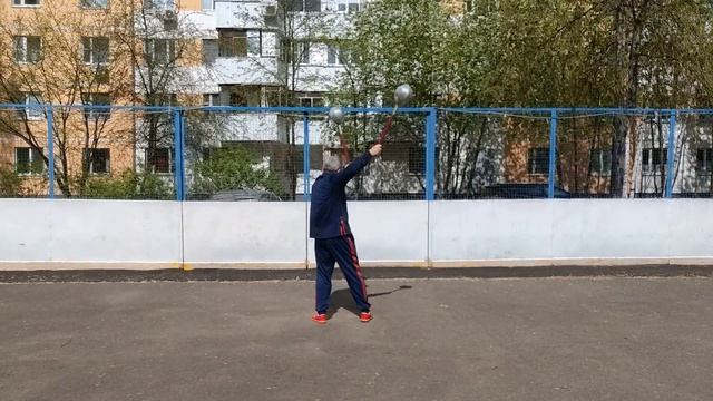 Упражнения с двуручными булавами весом 1.1 кг (3)