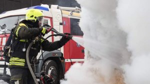 В Ленобласти из-за атаки ВСУ произошло возгорание на территории промзоны