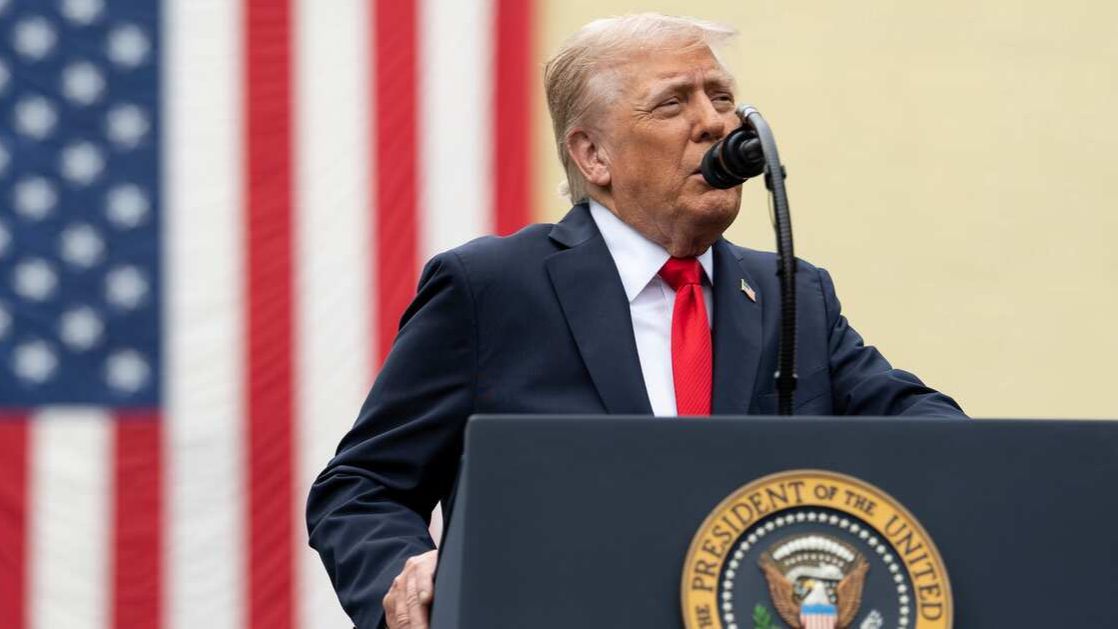 Трамп: Украина продолжает терять территории