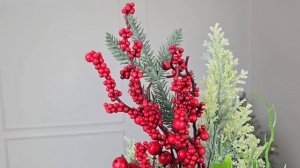 Декоративная ветка ЯГОДНЫЙ ВПЛЕСК, литая хвоя, натуральные шишки, искусственные ягоды, 1183329