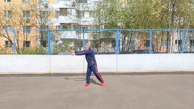 Упражнения с двуручными булавами весом 1.1 кг (12)